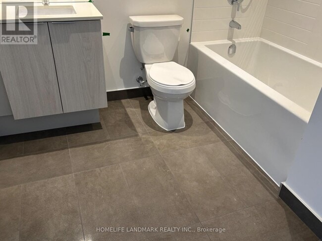 Photo du bâtiment - 448 Burnhamthorpe Rd W