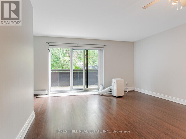 Photo du bâtiment - 2633-22633 Yonge St