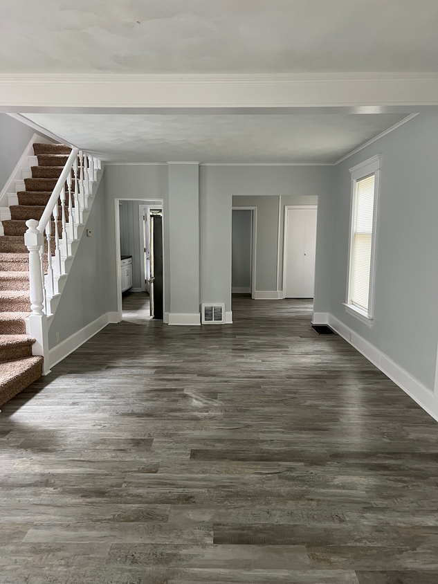 Foto principal - 1207 West Michigan Avenue