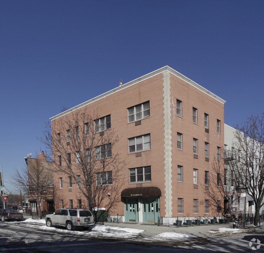 Foto principal - 76 Franklin St