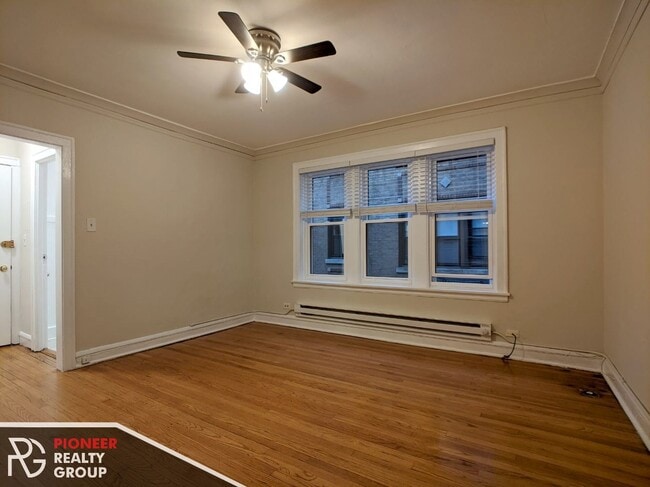 Building Photo - 4208 N Clark St