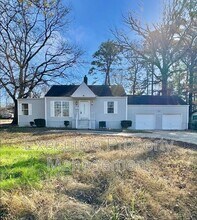 Building Photo - 1341 Pineview Rd