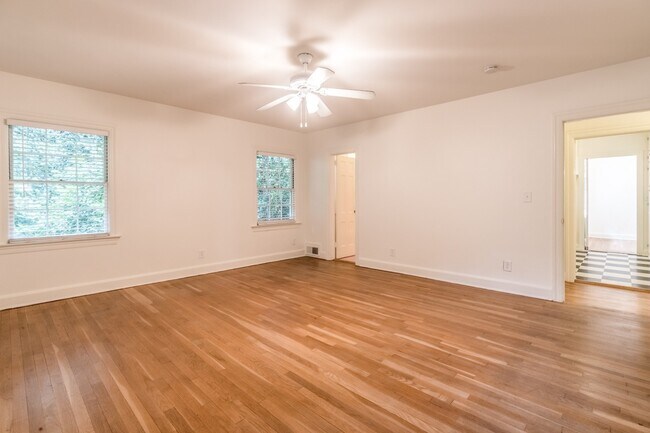Foto del edificio - 432 Collier Rd NW