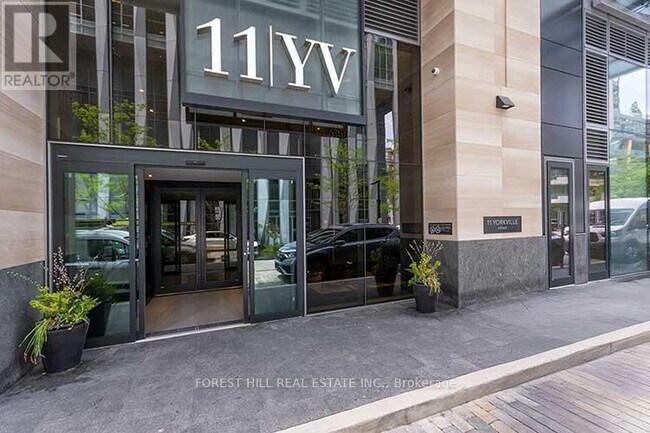 Photo du bâtiment - 11-1411 Yorkville Ave