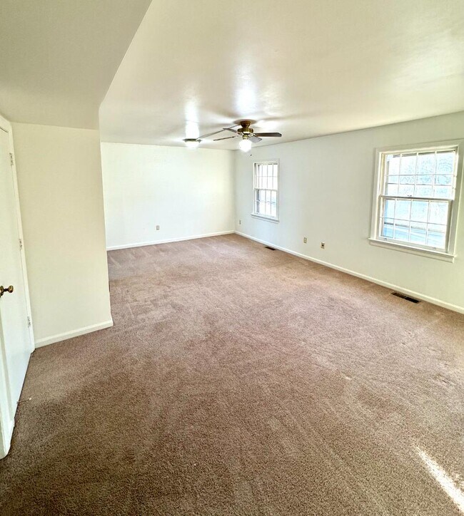 Foto del edificio - 105 Yorkshire Ct