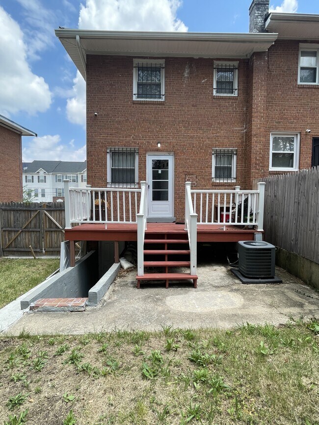 Foto del edificio - 821 Maury Ave