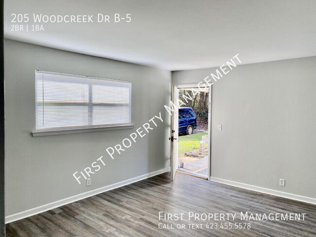 Foto del edificio - 205 Woodcreek Dr