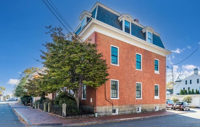 Foto del edificio - 290 Pleasant St