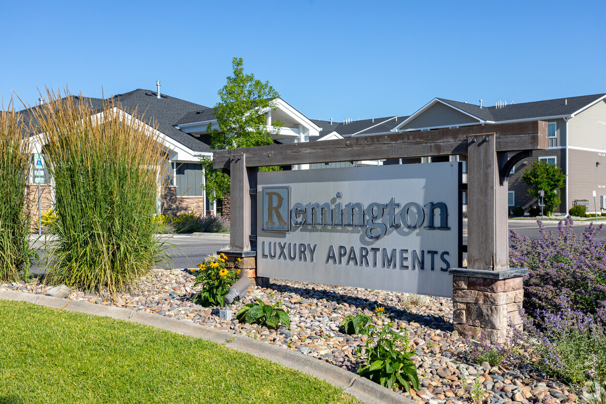 Remington Luxury Apartments Rentals in Helena at 695 Legend Loop Helena ...