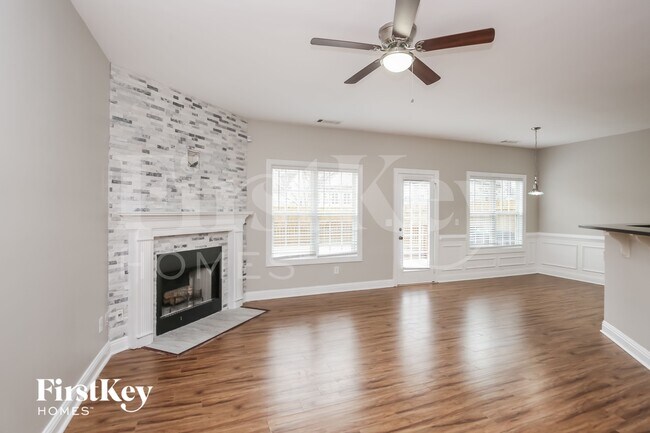 Building Photo - 6031 Apple Grove Rd NE