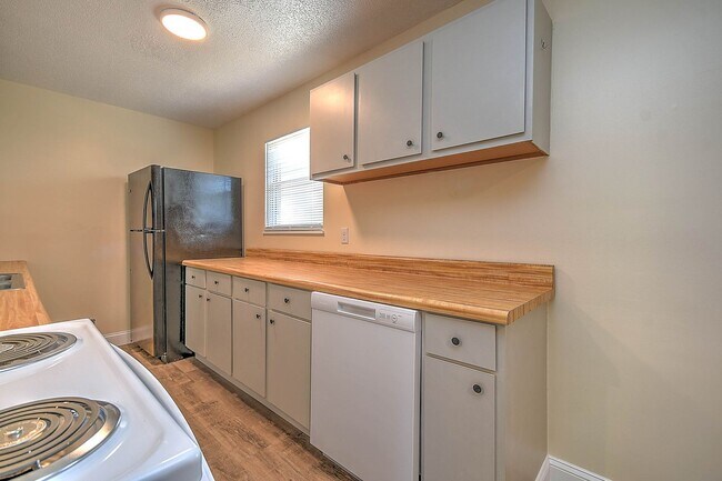 Foto del edificio - 109 Northwood Pl