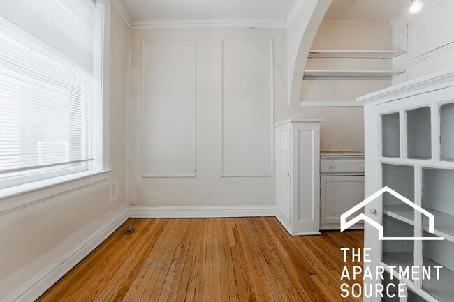 Photo - 432 W Surf St Apartment