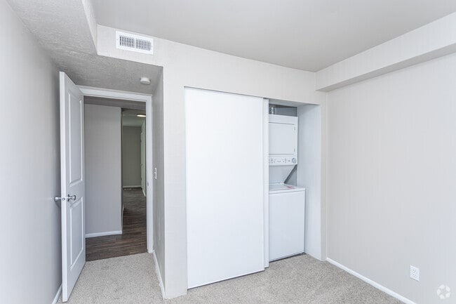 2BR, 1BA - 800SF - Primary Bedroom - Azlee