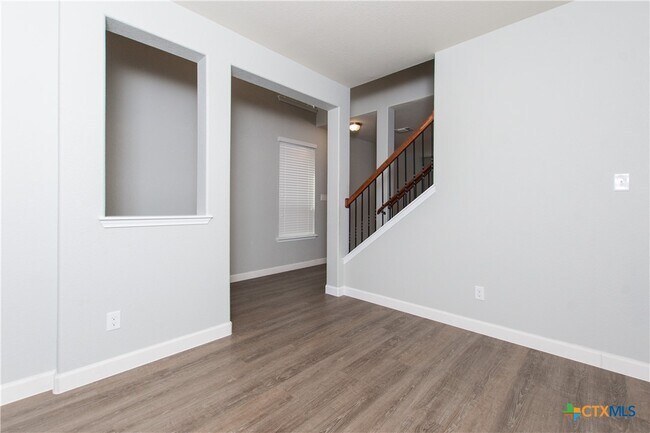 Foto del edificio - 5114 Dauphin Dr