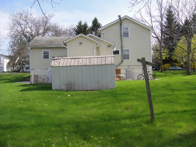 Building Photo - 2056 Hamilton Rd