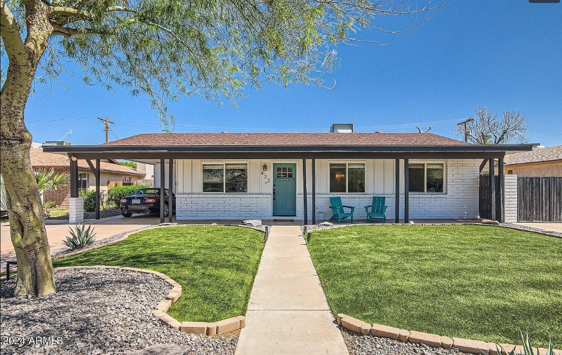 Primary Photo - 422 E Balboa Dr