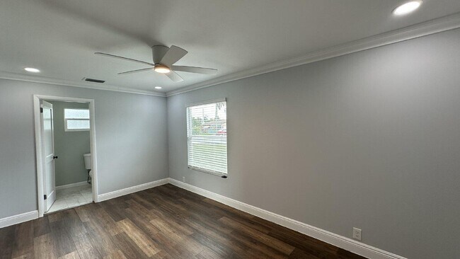 Foto del edificio - 119 SW 8th Ave