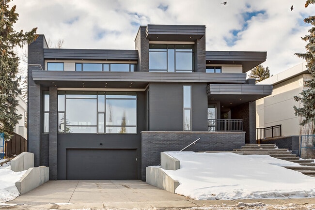 Photo du bâtiment - 4212 Britannia Dr SW