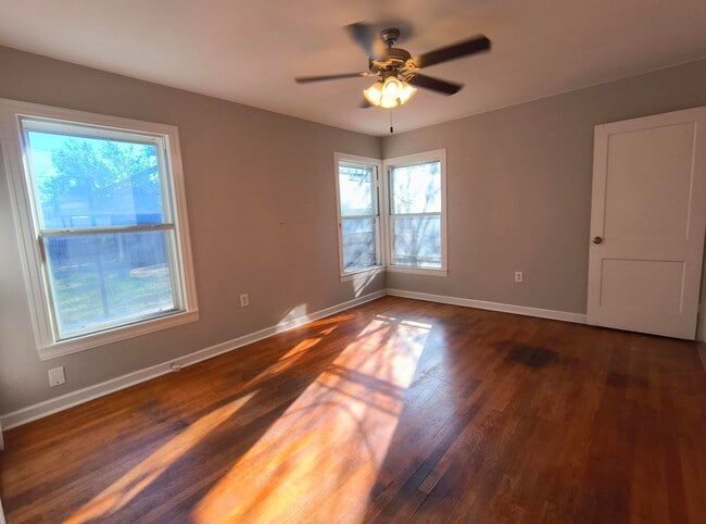 Foto del edificio - Updated 3 bedroom 2 bath home near ASU AVAILABLE NOW!