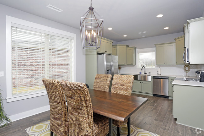 4HAB, 3.5BA - 1,702 ft² - The Villas at Forest Hills