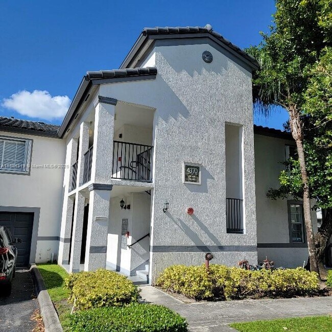 Foto del edificio - 4370 NW 107th Ave