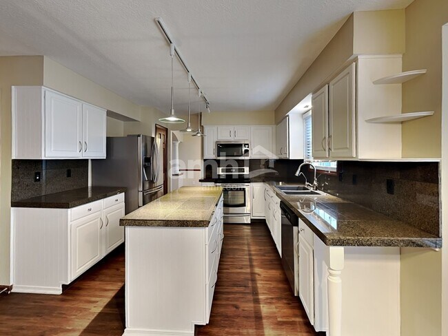 Foto del edificio - 6738 Inverness St