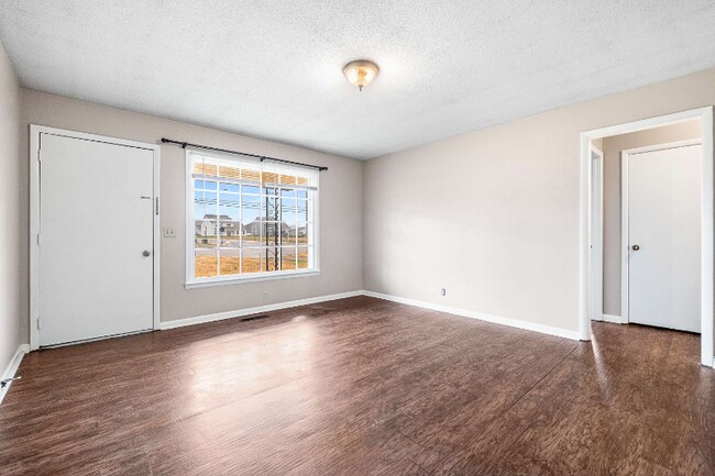 Foto del edificio - 4611 Franklin Rd