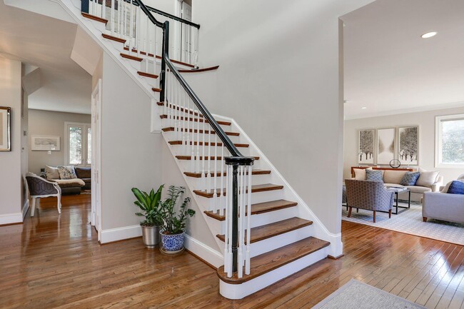 Foto del edificio - 1412 Coventry Ln