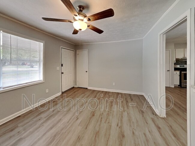 Building Photo - 239 Bellwood Ln