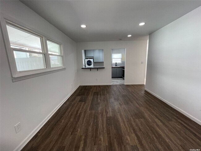 Foto del edificio - 623 E Park Ave