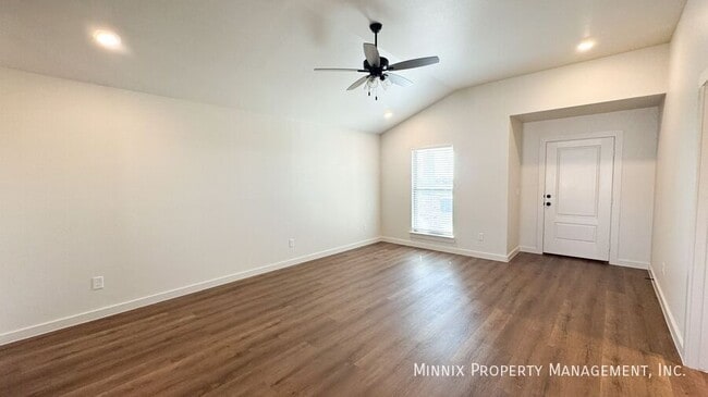 Foto del edificio - 2127 Langford Ave