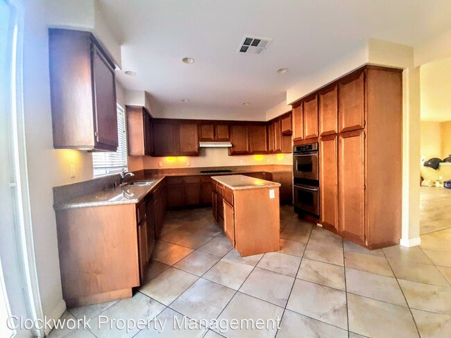 Building Photo - 5 br, 3 bath House - 12450 Trinity Drive