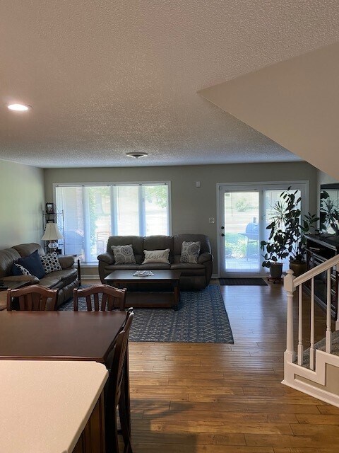 Foto del edificio - 228 Fairway Ln