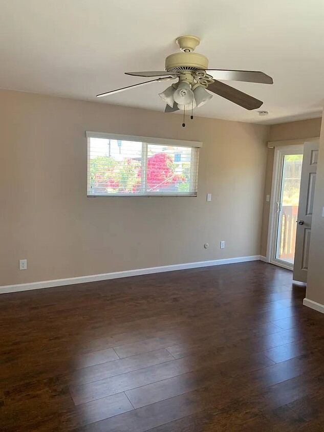 Foto principal - 7230 Magruder St