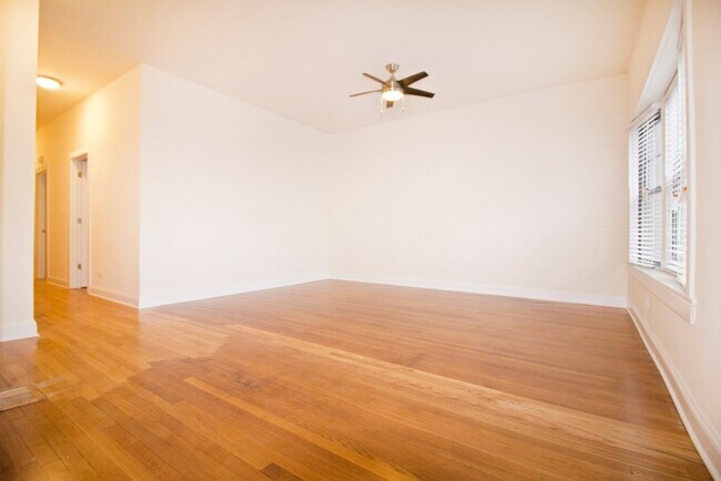 Foto del edificio - 2989 N Lawndale Ave