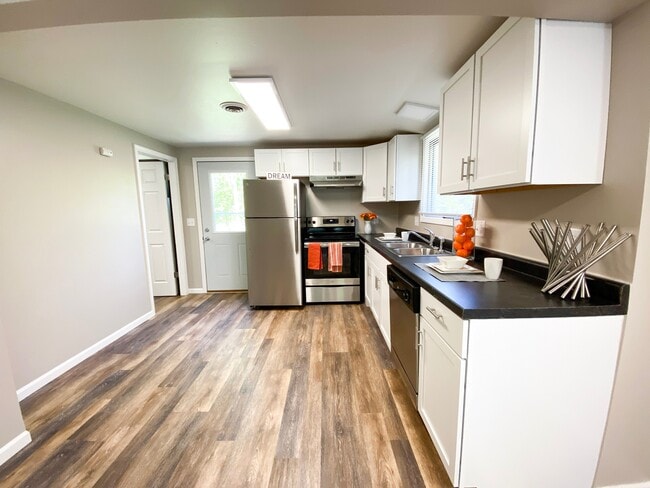 Foto del edificio - 1721 Baird St