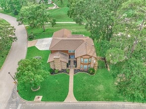 Building Photo - 660 Hillcrest Dr
