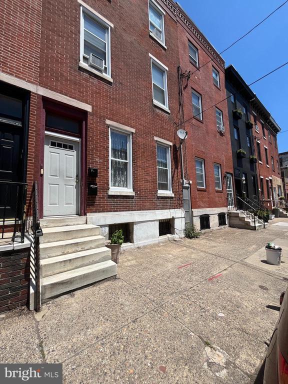Building Photo - 809 Wharton St
