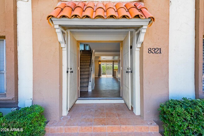 Building Photo - 8321 E Vista Dr