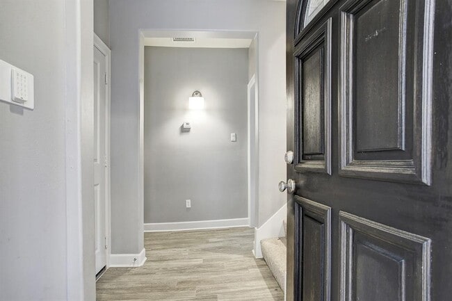 Building Photo - 1408 Birdsall St