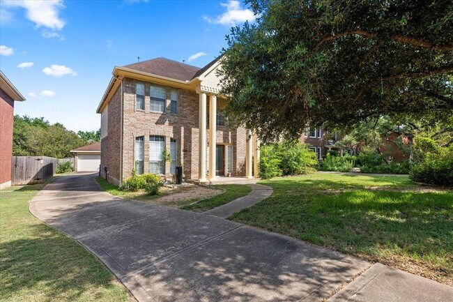 Foto del edificio - 5916 Rickerhill Ln