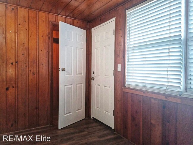 Building Photo - Studio, 1 bath House - 3670 N Dixie Hwy #2