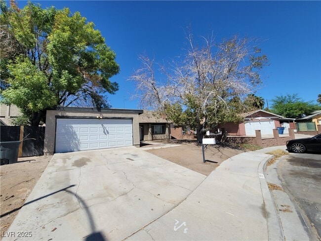 Building Photo - 3755 Chutney St