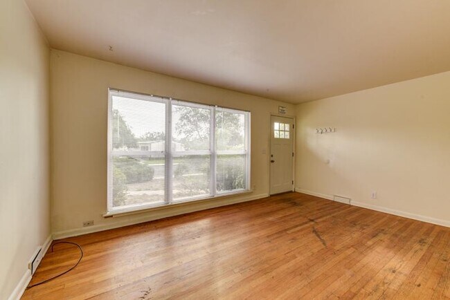 Building Photo - 65 Bucknell Ct