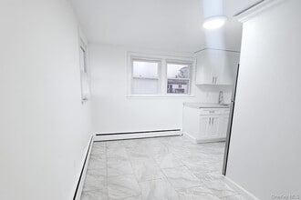 Building Photo - 308 40th St