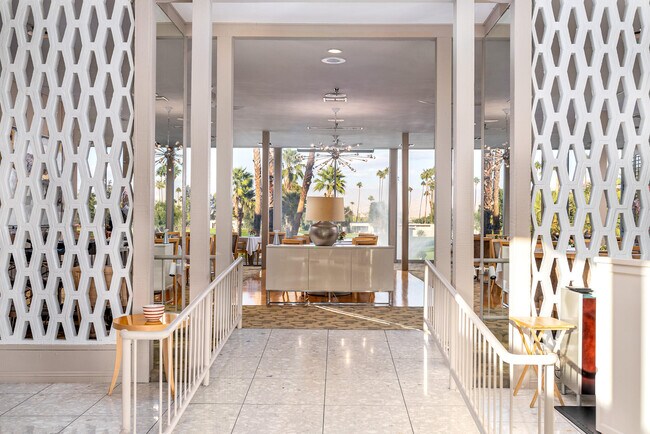 Foto del edificio - 136 Eastlake Dr