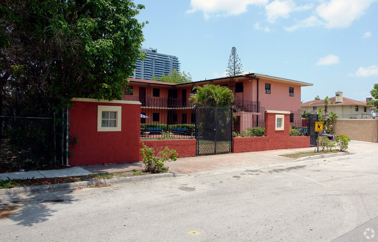 Foto principal - 451 NE 31st St