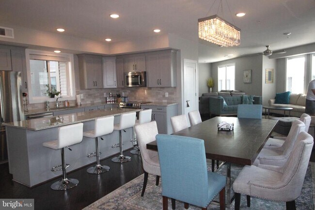Building Photo - 44738 Tiverton Sq