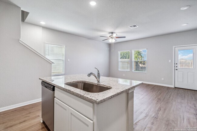 Foto del edificio - Luxury Townhome in Abbott Run!