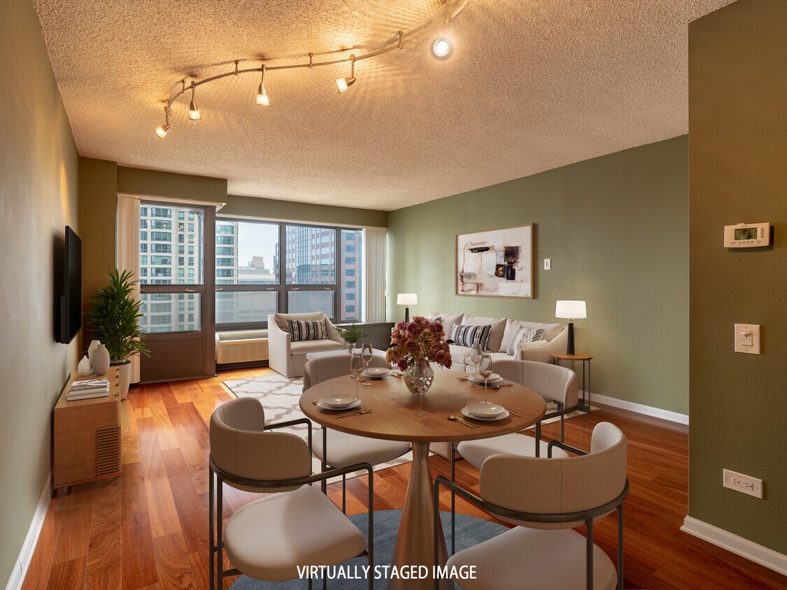 Foto principal - 30 E Huron St